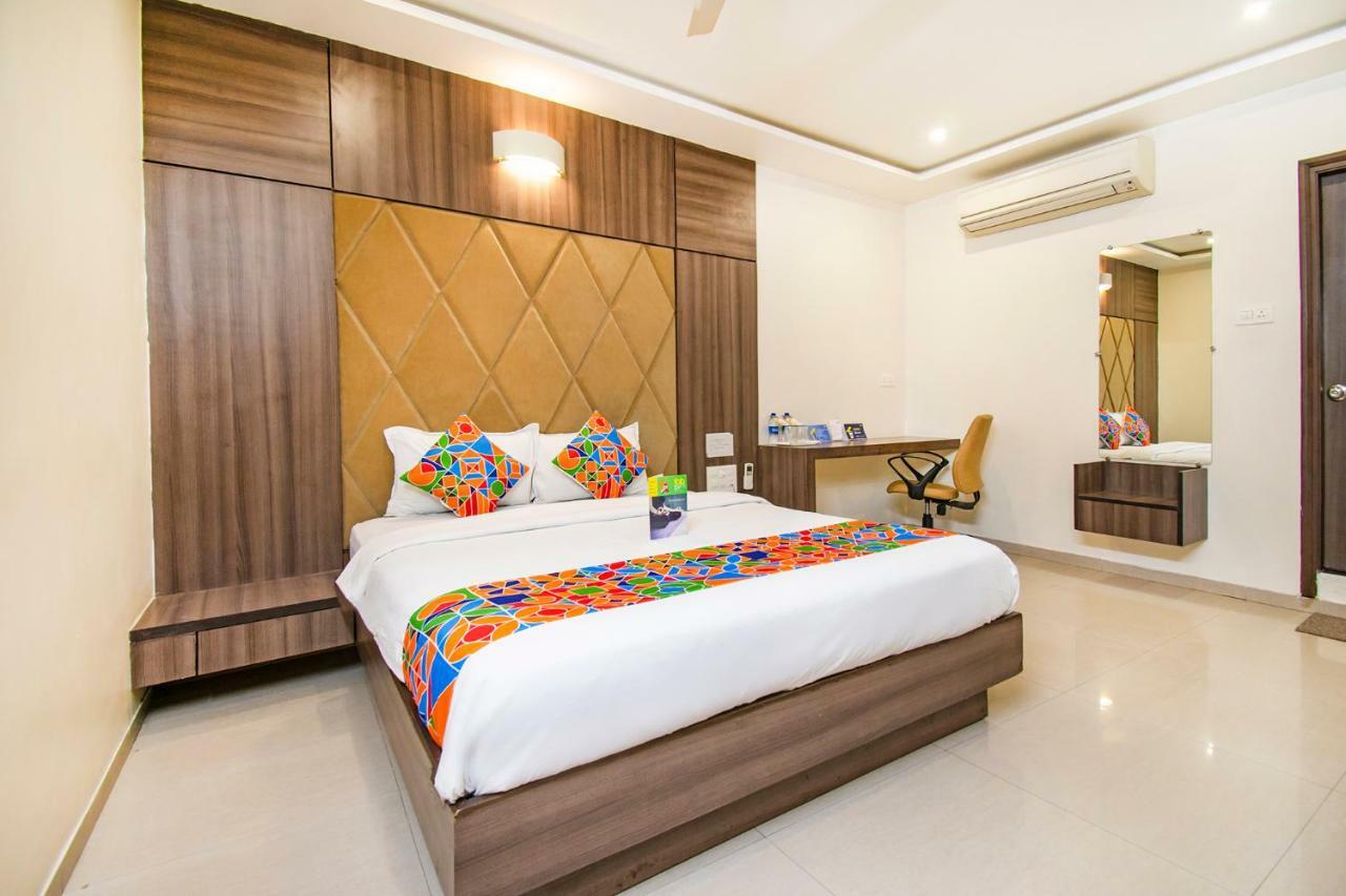 Hotel Kamran Palace アーメダバード エクステリア 写真