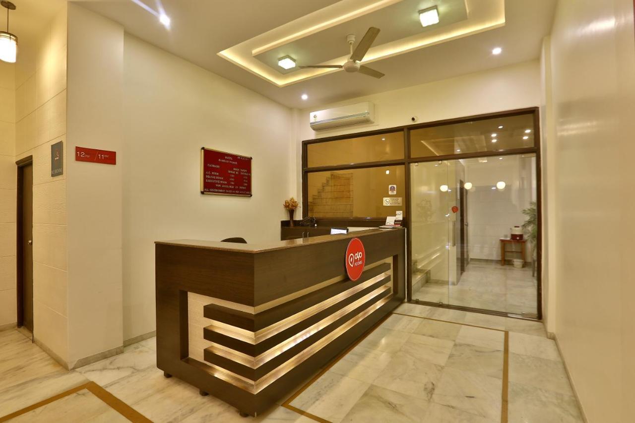Hotel Kamran Palace アーメダバード エクステリア 写真