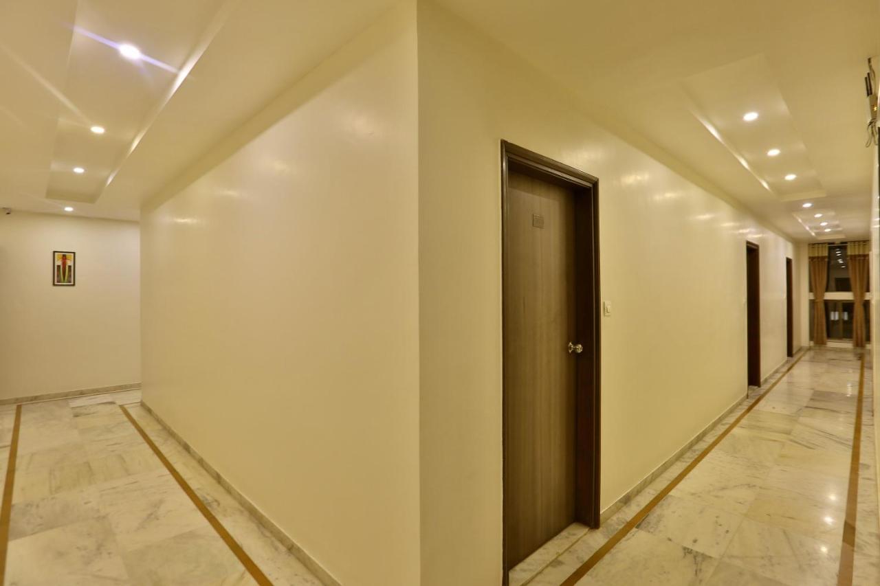 Hotel Kamran Palace アーメダバード エクステリア 写真